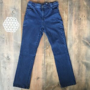 Gloria Vanderbilt Relaxed Fit Jeans. Size 8